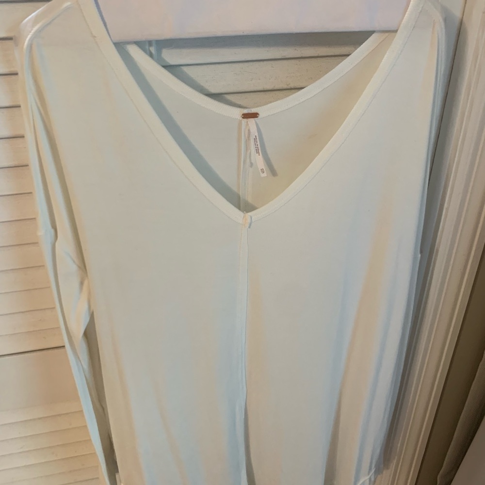 Long sleeve white free people top. Size XS.
